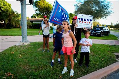 Schrecklich nette Familie: Trump-Supporter am Wahltag
