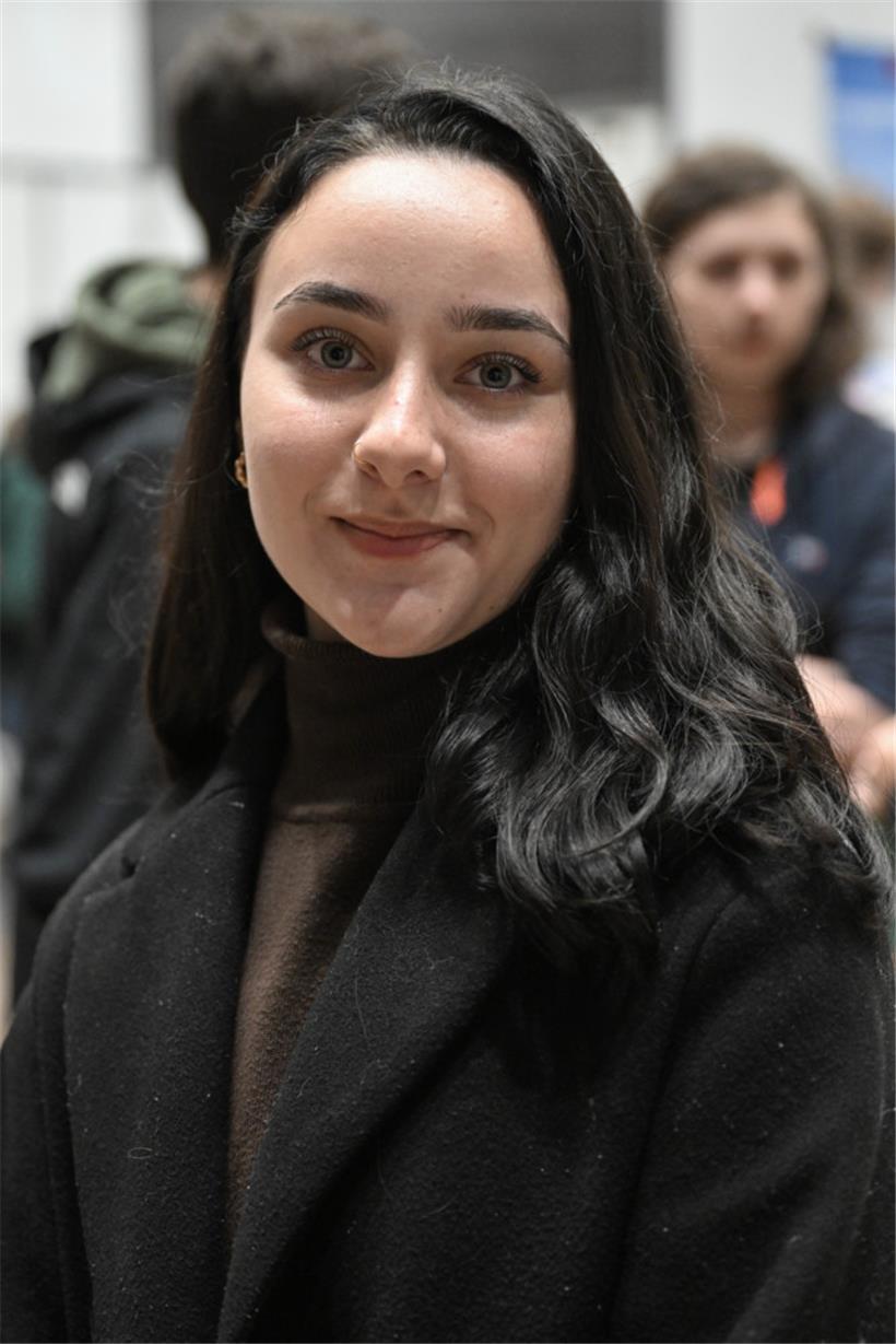 Schülerin Bruna Dos Santos denkt über ein Theologiestudium im Ausland nach
