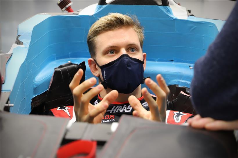 Schumacher will sich von den neuen Teamfarben nicht ablenken lassen
