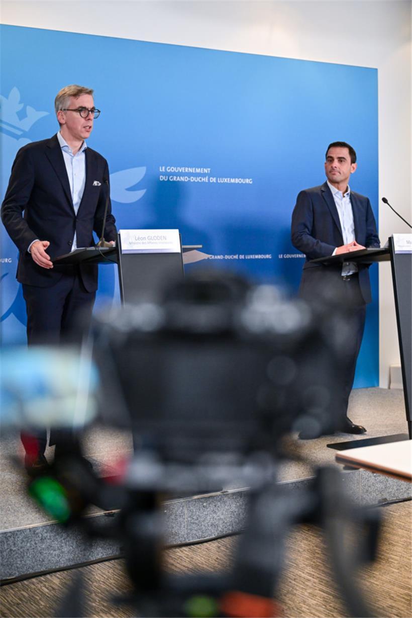 Schwarz-blaues Doppel: die Minister Gloden und Hahn
