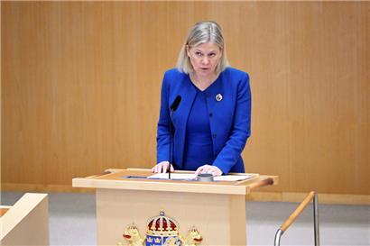 Schwedens Ministerpräsidentin Magdalena Andersson spricht während der Parlamentsdebatte über den schwedischen Antrag auf die Nato-Mitgliedschaft in Stockholm
