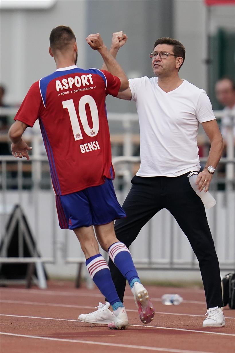 Sébastien Grandjean darf auch in der kommenden Saison zusammen mit Stefano Bensi die Fola-Tore bejubeln.
