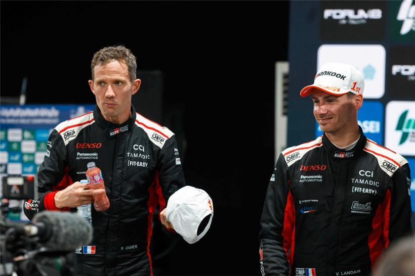 Sebastien Ogier (L) feierte mit seinem Co-Piloten Vincent Landais den WM-Titel
