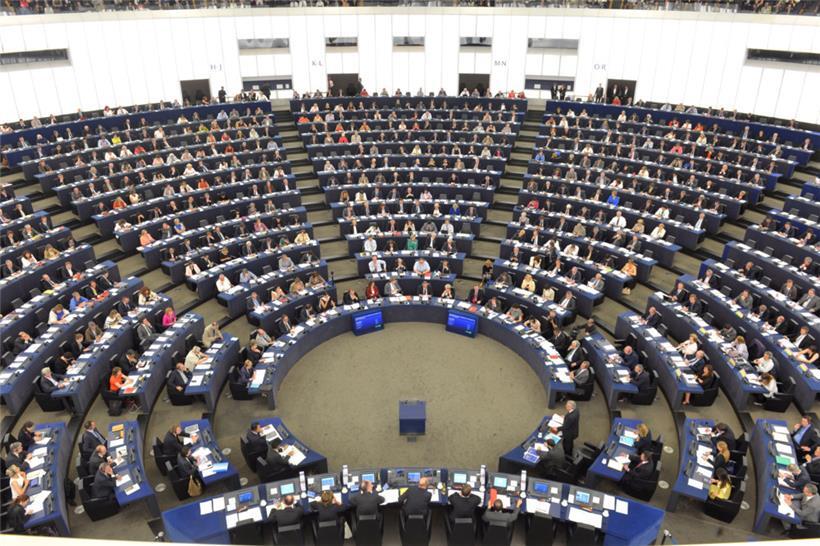 Sechs Europaabgeordnete stellt Luxemburg, von etwa 700. Hier das Straßburger Plenum 2014  mit dem damals neuen EU-Kommissionspräsidenten Jean-Claude Juncker.
