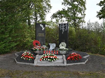 Sechs Kerzen für sechs Tote