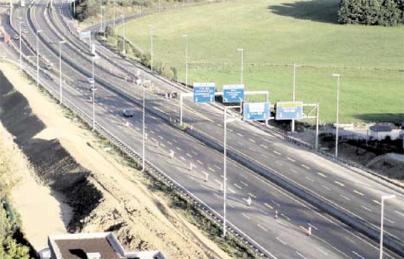 Sechs statt vier Spuren auf der A6? Am Gaspericher Kreuz seit 20 Jahren Realität. Auf- und Abfahrt zur A3 wurden dort vor mehr als zwei Jahrzehnten auf einer Länge von 600 Metern verbreitert, am 21. September 2004 berichtete das Tageblatt über den Abschluss der Bauarbeiten. 
