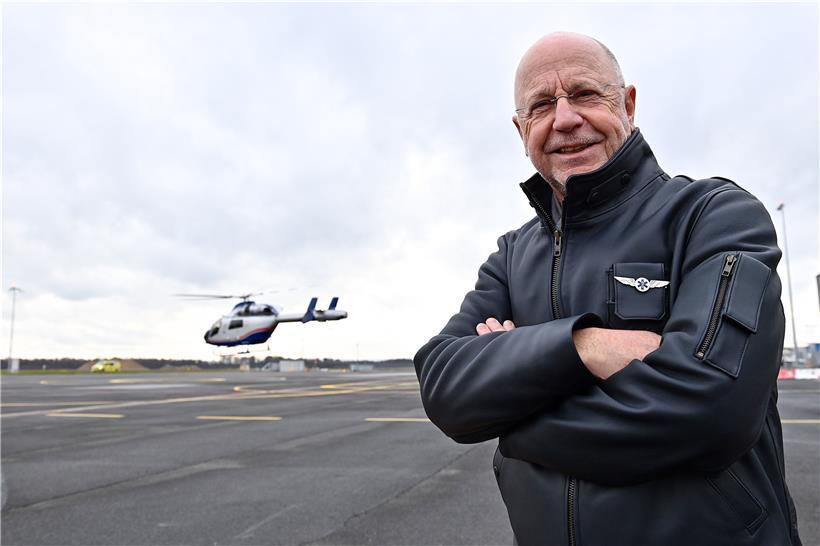 Sein erstes Büro war ein Wohnwagen am Rand des Vorfelds. Heute steht LAR-Direktor René Closter einem mittelständischen Unternehmen mit sechs Hubschraubern und sechs Learjets vor.
