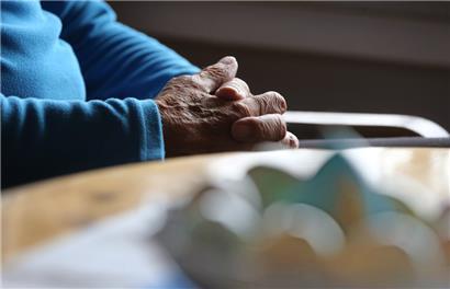 Seit 2009 hält ein Gesetzestext im Großherzogtum fest, dass Menschen unter bestimmten Voraussetzungen um Euthanasie bitten können 
