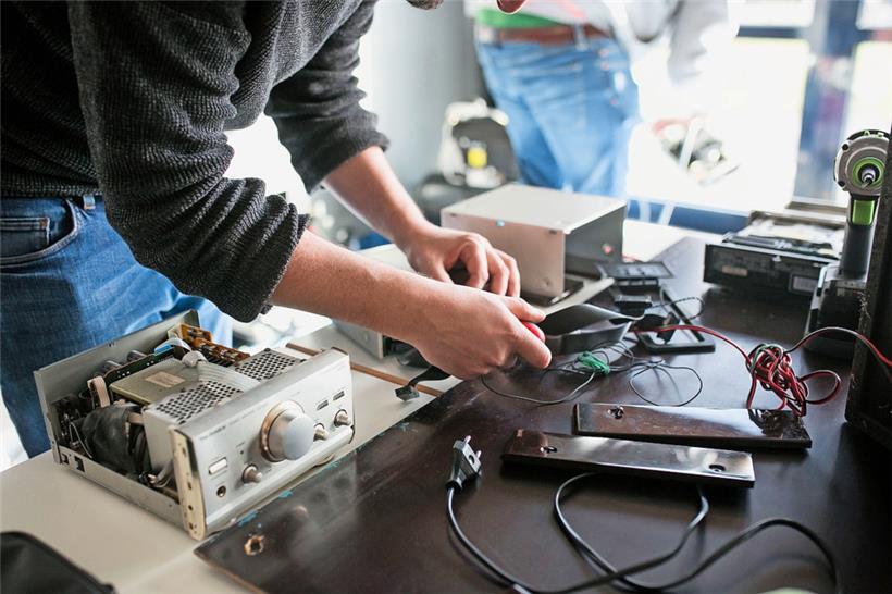 Seit 2014 werden in Luxemburg „Repair Cafés“ organisiert, wo defekte Geräte repariert werden
