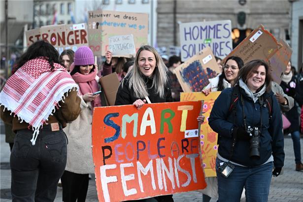 Seit 30 Jahren gibt es das Ministerium für Gleichstellung und Diversität. Zwei Generationen von Feministinnen erklären was sie mit der Institution verbinden
