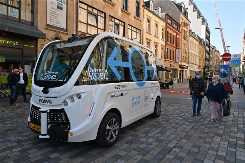 Seit Freitag zirkuliert der (im Prinzip) fahrerlose Bus in der Escher Alzettestraße 

