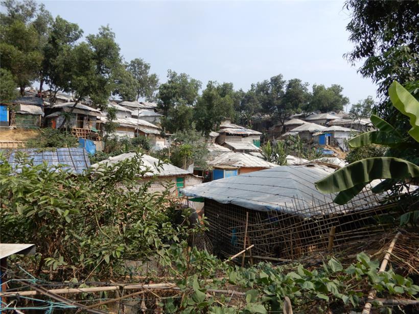 Seit Jahren leben hier eine Million Menschen in kleinen Hütten aus Bambus und Plastik

