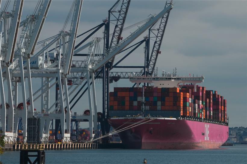 Seit der globale Handel ins Stocken geraten ist, schrumpft weltweit auch die bittere Armut nicht mehr
