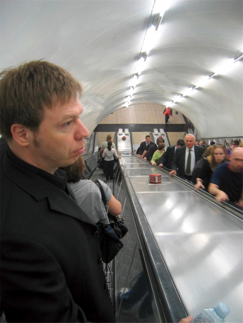 Seit einigen Jahren ist der Empfänglichkeitsgrad für autoritäres Denken und Handeln besonders in der politischen Mitte der Gesellschaft angestiegen, sagt der Psychoanalytiker und Philosoph Thierry Simonelli (l.)
