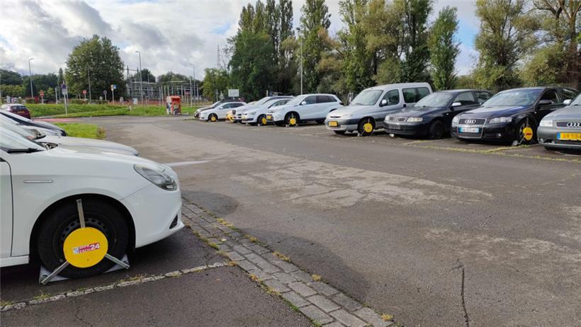 Seit einigen Wochen wieder im öffentlichen Raum: Die von der Polizei zeitweise stillgelegten Fahrzeuge sind momentan am P+R-Parkplatz Esch-Raemerich untergebracht. Das wegen Kapazitätsproblemen in der provisorischen „Fourrière“ in Bettemburg. 
