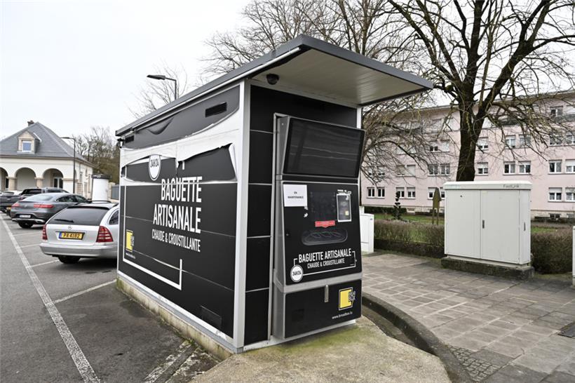 Seit fast zwei Jahren außer Betrieb: der Brotautomat in Lallingen
