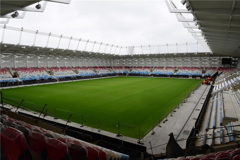 Seit gestern ist der Name der rot-weiß-blauen Arena bekannt: Das „Stade de Luxembourg“ bietet 9.385 Zuschauern Platz
