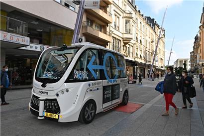 Seit gut einem Jahr in der Alzettestraße unterwegs: Der (fast) autonome Bus soll weiter Bestandteil des Escher Stadtbilds bleiben
