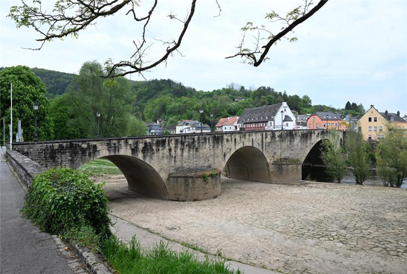 Seit letztem Frühjahr werden konkrete Aufräumarbeiten im Echternacher Park, unweit der alten Grenzbrücke, durchgeführt
