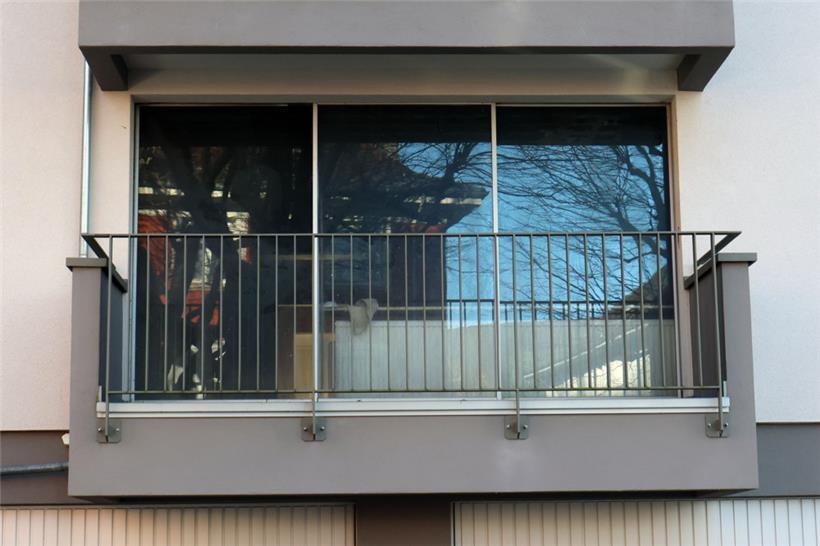 Seit vielen Jahren steht dieses Appartement in der rue Clair-Chêne leer. Wegen unklarer Eigentumsverhältnisse müssen die anderen Besitzer des Wohnhauses für die Kosten aufkommen. 
