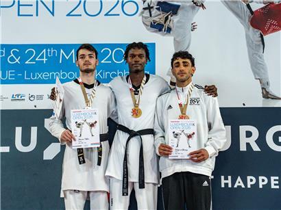 Sekou Coulibaly gewinnt Goldmedaille bei Luxembourg Open 68 kg Klasse, Kampfsportwettkampf, Sieger auf dem Podium