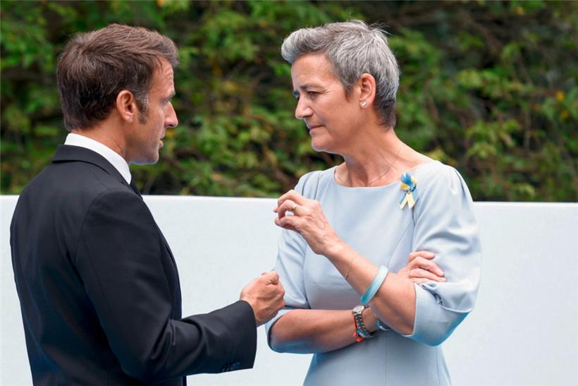 Selbst der französische Präsident Emmanuel Macron kritisiert die Personalentscheidung der EU-Wettbewerbskommissarin Margrethe Vestager
