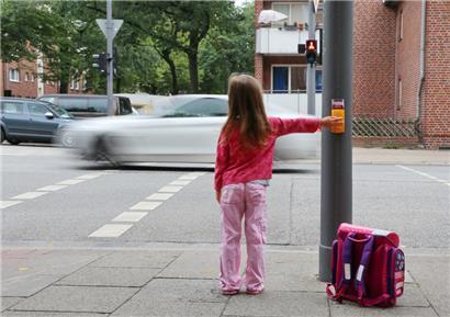 Selbst ist das Kind: Mit viel Übung schaffen es Kinder, den Weg zur Schule und zurück eigenständig und sicher zu gehen
