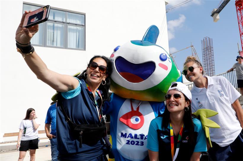 Selfie-Partner Puka in Aktion
