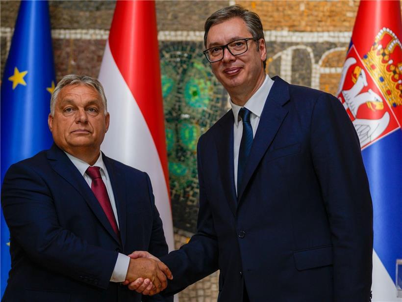 Serbiens Präsident Aleksandar Vucic bei Wahlkampf, versucht mit Tricksereien Stimmenvorteil zu erlangen