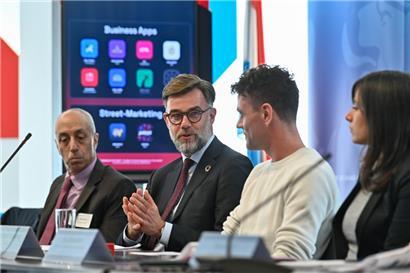 Serge Quazzotti (IPIL), Franz Fayot (Wirtschaftsminister), Christoph Bruckner (TiQuest) und Iris Depoulain (OPI)
