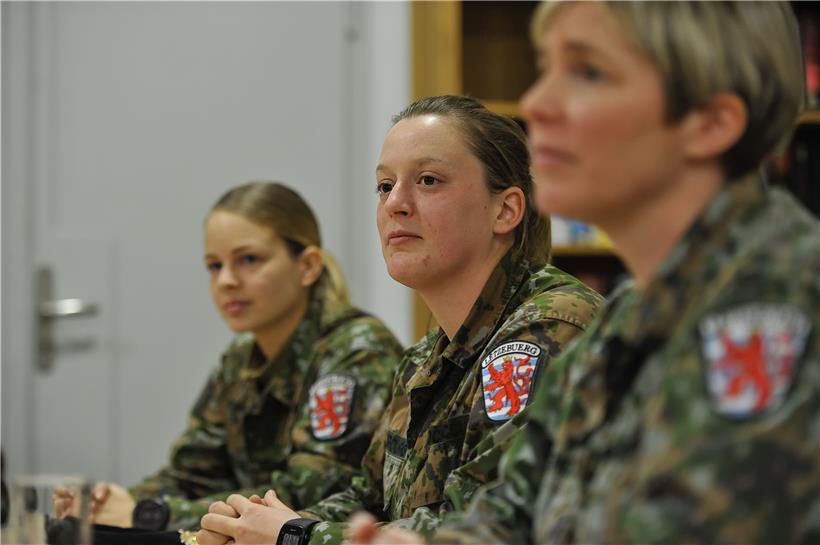 Sergent Stephanie Procacci kann beim Militär ihre Begeisterung für den Sport ausleben. Dass sie dafür noch ein Gehalt erhält, freut die junge Unteroffizierin umso mehr. 
