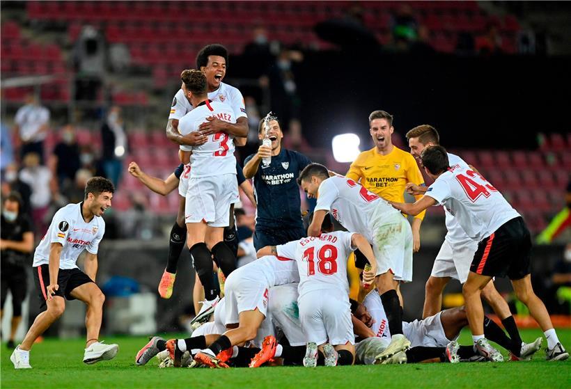 Sevilla ist Europa-League-Rekordsieger: Die Spanier gewinnen den sechsten Titel im sechsten Finale.

