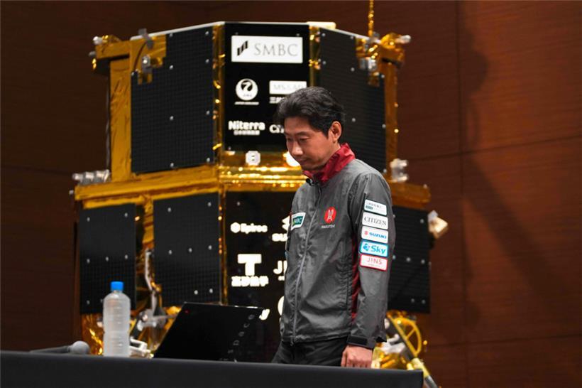 Sichtlich niedergeschlagen: Takeshi Hakamada, Gründer und CEO von Ispace bei der Pressekonferenz in Tokio
