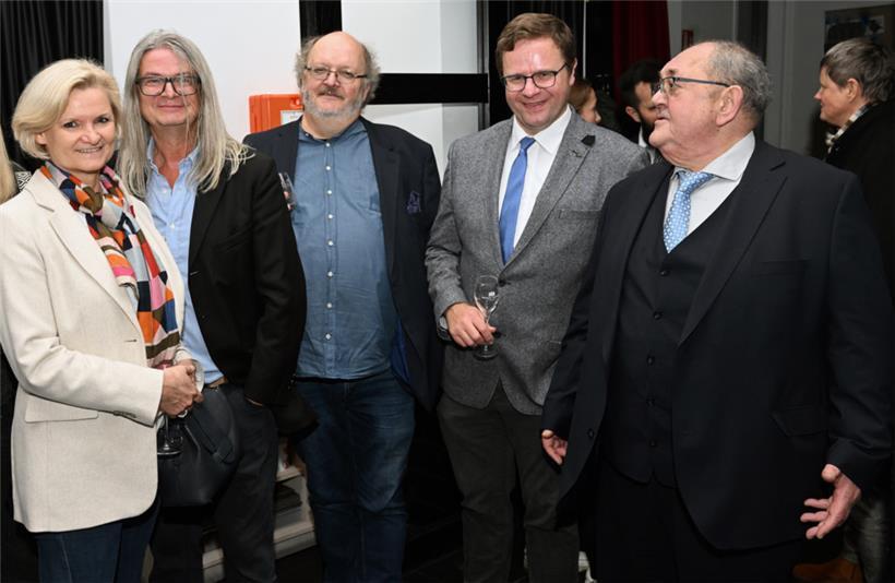 Sie gehörten der Journal-Redaktion an, als es noch eine gedruckte Version gab: Annette Welsch, Pascal Steinwachs (gehört auch heute noch der Redaktion an), Patrick Welter, Claude Karger und Nic Dicken
