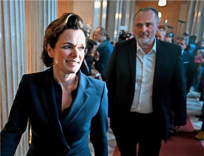 Sie haben differenzierte Ansichten über die FPÖ: die Vorsitzende der Sozialdemokratischen Partei Österreichs (SPÖ), Pamela Rendi-Wagner (vorne), und ihr parteiinterner Herausforderer und SPÖ-Landeshauptmann im Burgenland, Hans Peter Doskozil
