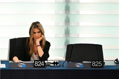 Sie ist wieder da: Die ehemalige EP-Vizepräsidentin und griechische Abgeordnete Eva Kaili nahm gestern an der Tagung des EP in Straßburg teil

