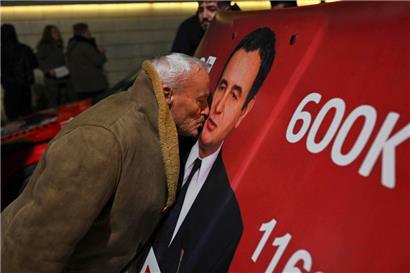 Sie lieben ihn, ihren Regierungschef Albin Kurti, und wollen ihn auch weiterhin im Amt behalten, wie das Wahlresultat vom Sonntag zeigt
