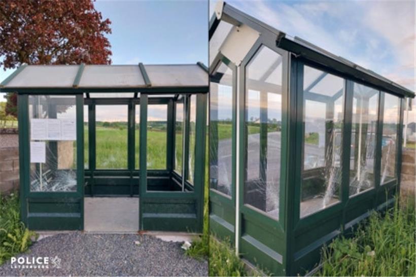 Sieben Fenster wurden an einer Bushaltestelle zwischen Boxhorn und Rümlingen eingeschlagen – die Polizei sucht nach Zeugen
