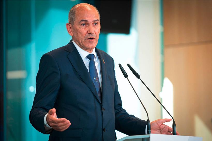 „Sieg der Courage“: Janez Jansa ging in einem Referendum baden 
