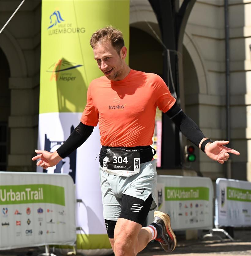 Renaud Anselme als Sieger beim 34-Kilometer-Lauf, Laufwettbewerb, Sportevent, Ausdauerlauf