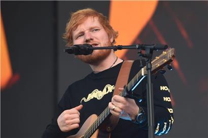 Sieht aus wie ein Ire, singt über eine Frau aus Galway, ist aber Engländer: Ed Sheeran
