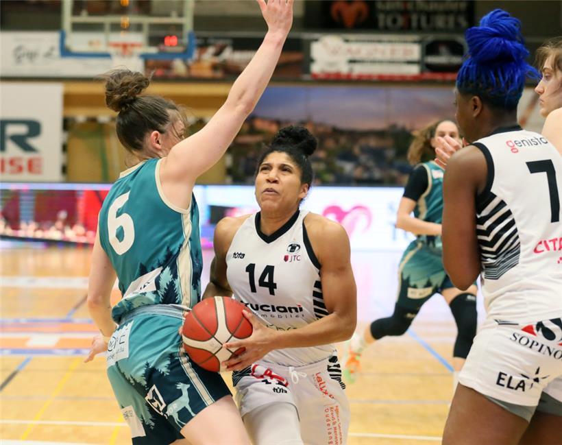 Sierra Moore zeigte ihre bisher beste Leistung im Trikot des T71 Düdelingen und nahm Sam Logic über weite Strecken aus der Partie
