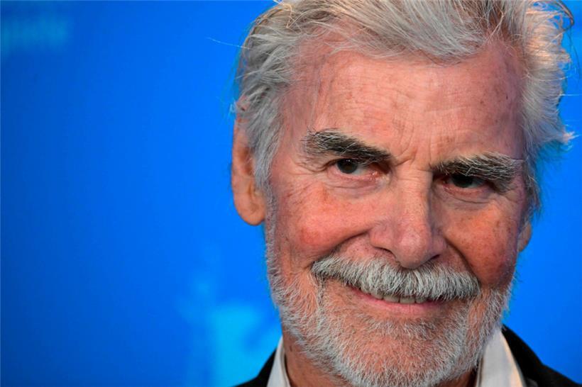 Simonischek ist im Alter von 76 Jahren gestorben, wie das Burgtheater in Wien der Deutschen Presse-Agentur gestern bestätigte
