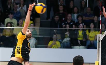 Sina Arab und Strassen sind in dieser Saison noch ohne Satzverlust
