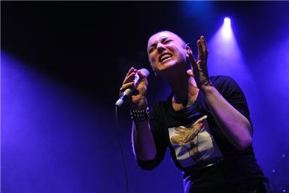 Sinéad O’Connor bei einem Konzert im Highline Ballroom in New York im Februar 2012
