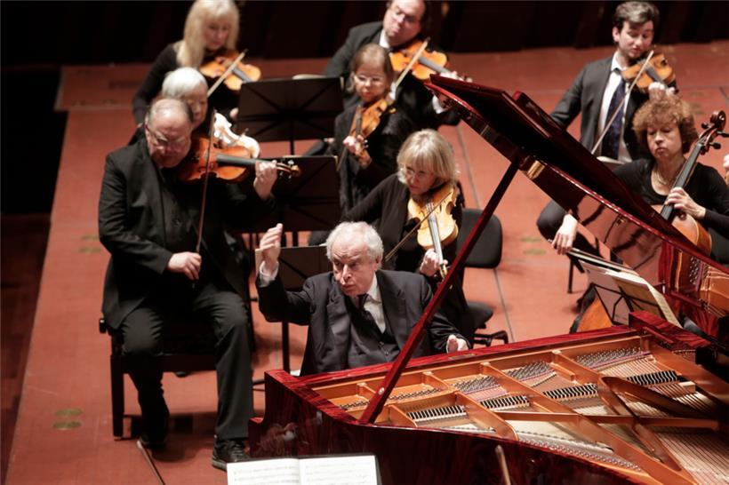 Sir Andras Schiff erwies sich wieder einmal als beeindruckender Stilist und perfekter Mozart-Interpret
