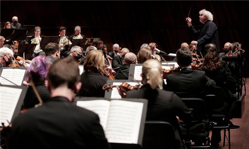 Sir Simon Rattle und das LSO spielen Bruckners 4. Symphonie
