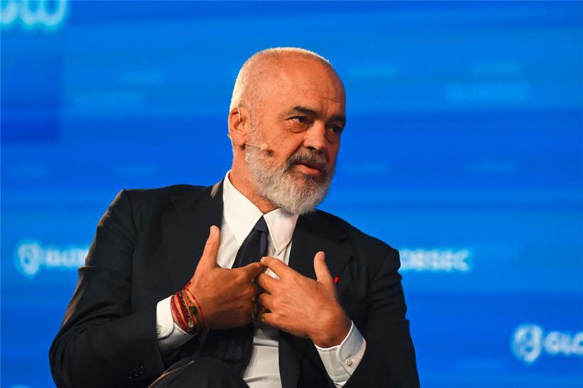 Sitzt nebst Ministerkollegen bald schon die KI am albanischen Kabinettstisch von Premierminister Edi Rama?
