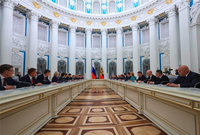Sitzung des neuen Kabinetts mit Putin am Dienstag im Kreml
