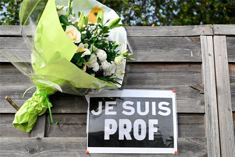 Six jeunes sont jugés depuis lundi pour leur participation présumée à la décapitation d’un enseignant par un islamiste radical
